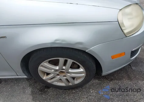 2007 Volkswagen Jetta Wolfsburg Edition z USA, uszkodzony, nr VIN 3VWEG71K27M136208